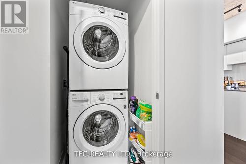 810 - 2720 Dundas Street W, Toronto, ON - Indoor Photo Showing Laundry Room
