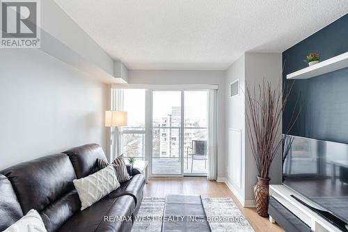 2808 - 275 Yorkland Road, Toronto, ON - Indoor Photo Showing Living Room