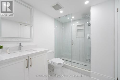 8C Clairtrell Road, Toronto, ON - Indoor Photo Showing Bathroom