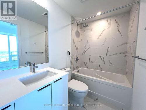 2610 - 8 Olympic Garden Drive, Toronto, ON - Indoor Photo Showing Bathroom