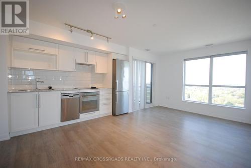 2022 - 275 Village Green Square, Toronto, ON - Indoor Photo Showing Kitchen With Upgraded Kitchen