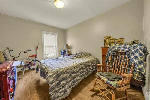694 Wilson Street, Hamilton, ON - Indoor Photo Showing Bedroom