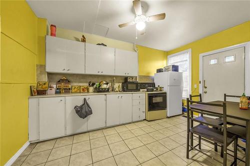 694 Wilson Street, Hamilton, ON - Indoor Photo Showing Kitchen