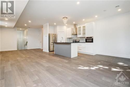 842 Maplewood Avenue Unit#A, Ottawa, ON - Indoor Photo Showing Kitchen With Upgraded Kitchen