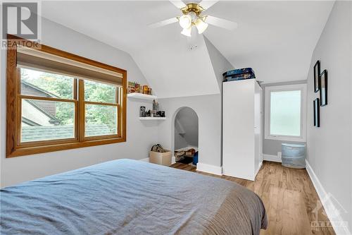 345 Cunningham Avenue, Ottawa, ON - Indoor Photo Showing Bedroom