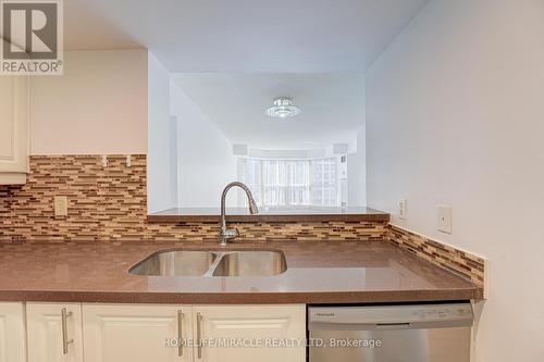 1405 - 325 Webb Drive, Mississauga, ON - Indoor Photo Showing Kitchen With Double Sink
