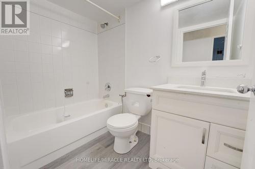 1405 - 325 Webb Drive, Mississauga, ON - Indoor Photo Showing Bathroom