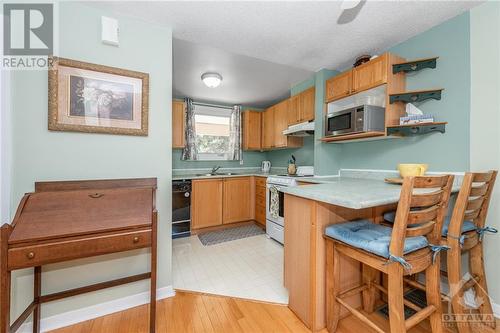 2692 Draper Avenue, Ottawa, ON - Indoor Photo Showing Kitchen With Double Sink