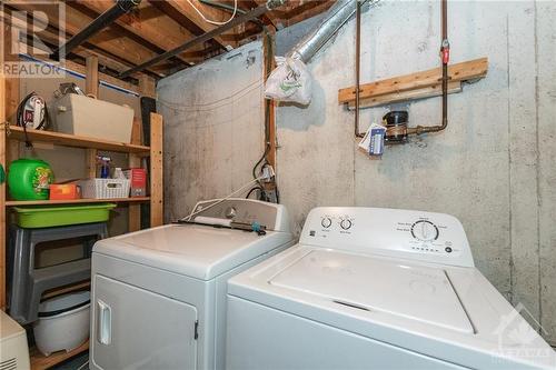 2692 Draper Avenue, Ottawa, ON - Indoor Photo Showing Laundry Room