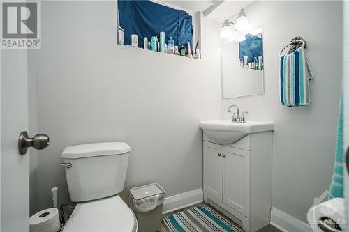 374 Poulin Avenue, Ottawa, ON - Indoor Photo Showing Bathroom