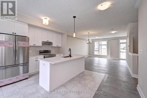 58 - 271 Grey Silo Road, Waterloo, ON - Indoor Photo Showing Kitchen With Stainless Steel Kitchen With Upgraded Kitchen