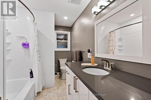 146 Gadsby Avenue, Welland, ON - Indoor Photo Showing Bathroom