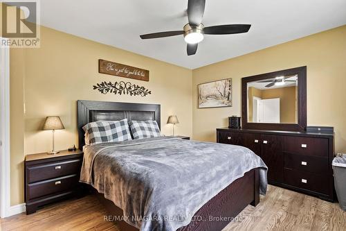 146 Gadsby Avenue, Welland, ON - Indoor Photo Showing Bedroom