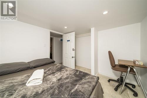 1624 Aubin Road, Windsor, ON - Indoor Photo Showing Bedroom