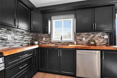 34 Hudson Drive, Cayuga, ON - Indoor Photo Showing Kitchen
