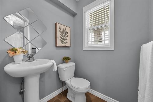 34 Hudson Drive, Cayuga, ON - Indoor Photo Showing Bathroom
