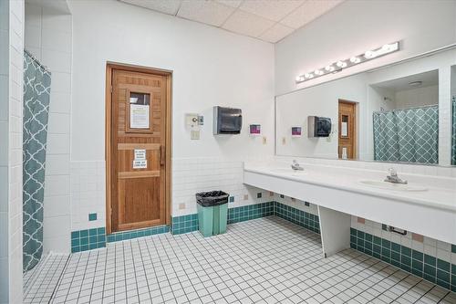 495 #8 Highway|Unit #106, Stoney Creek, ON - Indoor Photo Showing Bathroom