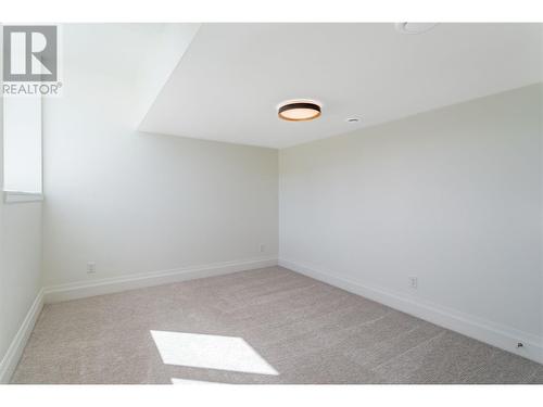 1561 Fairwood Lane, Kelowna, BC - Indoor Photo Showing Other Room