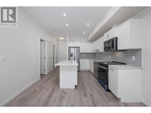 2345 Butt Road Unit# 114, West Kelowna, BC - Indoor Photo Showing Kitchen