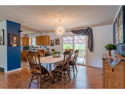 1120 7Th Avenue, Castlegar, BC - Indoor Photo Showing Dining Room