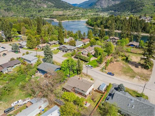 1120 7Th Avenue, Castlegar, BC - Outdoor With View