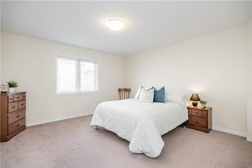 11 Newport Crescent, Hamilton, ON - Indoor Photo Showing Bedroom