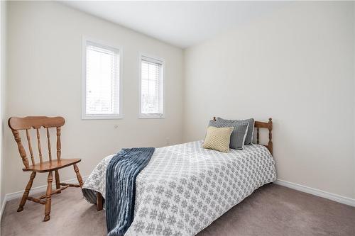 11 Newport Crescent, Hamilton, ON - Indoor Photo Showing Bedroom
