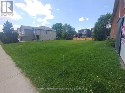 120 Townsgate Drive, Vaughan (Crestwood-Springfarm-Yorkhill), ON 