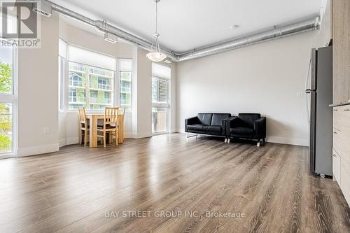 207 - 253 Albert Street, Waterloo, ON - Indoor Photo Showing Living Room