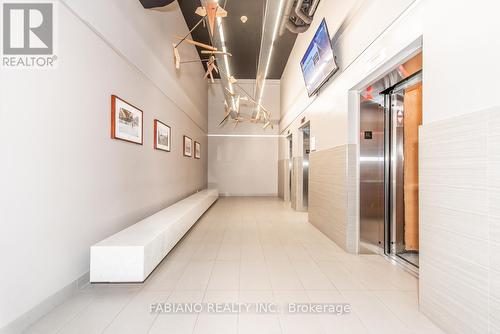 512 - 150 Sudbury Street, Toronto, ON - Indoor Photo Showing Laundry Room