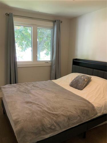 5350 Windermere Drive, Burlington, ON - Indoor Photo Showing Bedroom