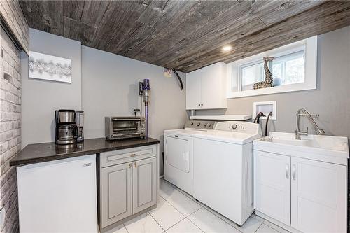 5350 Windermere Drive, Burlington, ON - Indoor Photo Showing Laundry Room