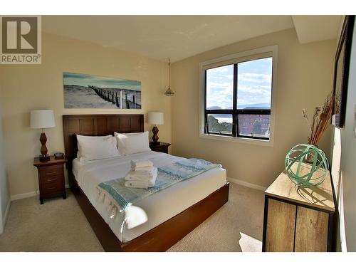 654 Cook Road Unit# 416, Kelowna, BC - Indoor Photo Showing Bedroom