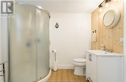 67 Third Ave, Pointe Du Chene, NB - Indoor Photo Showing Bathroom