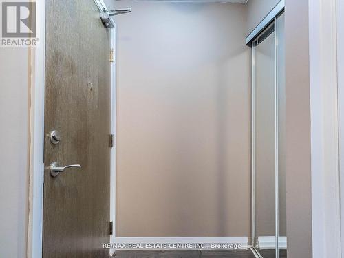 1805 - 9560 Markham Road, Markham, ON - Indoor Photo Showing Bathroom