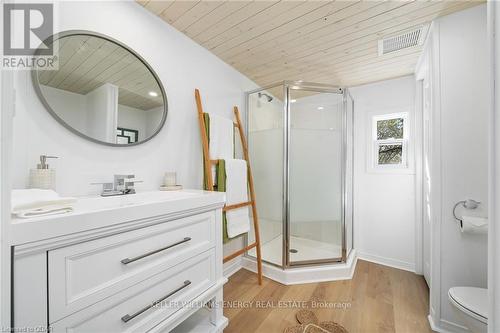 5062 Long Point Road, Prince Edward County, ON - Indoor Photo Showing Bathroom