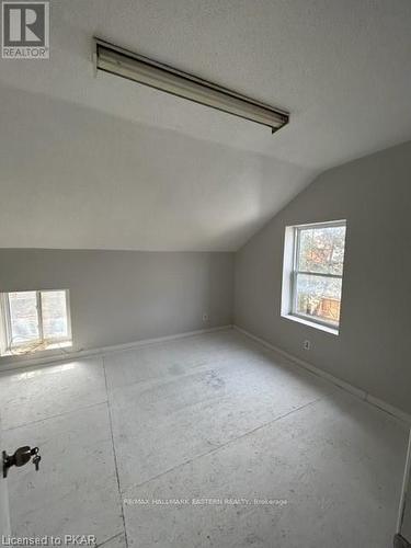 25 Mill Street, Kawartha Lakes (Lindsay), ON - Indoor Photo Showing Other Room