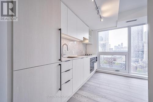 1111 - 82 Dalhousie Street, Toronto, ON - Indoor Photo Showing Kitchen