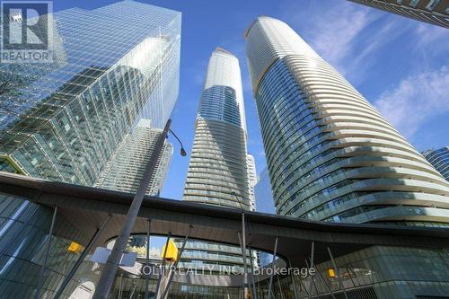 2008 - 14 York Street, Toronto (Waterfront Communities), ON - Outdoor