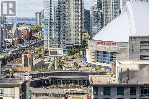 2008 - 14 York Street, Toronto (Waterfront Communities), ON - Outdoor