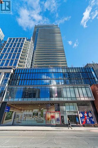 205 - 591 Yonge Street, Toronto, ON 