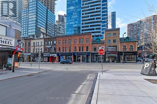 205 - 591 Yonge Street, Toronto (Bay Street Corridor), ON 