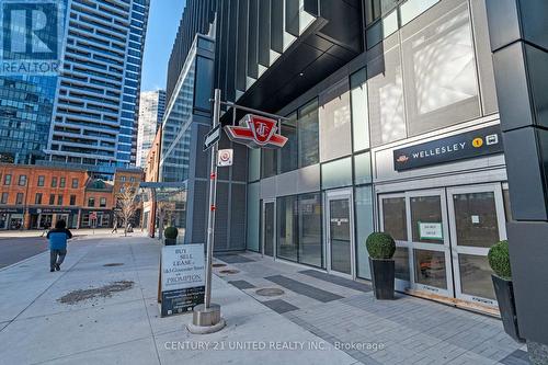 205 - 591 Yonge Street, Toronto (Bay Street Corridor), ON 