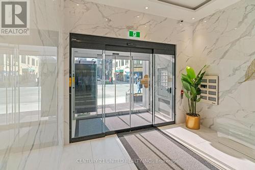 205 - 591 Yonge Street, Toronto, ON 