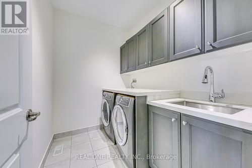 117 Wheat Boom Drive, Oakville, ON - Indoor Photo Showing Laundry Room