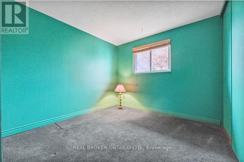 2 - 449 Woodview Road, Burlington, ON - Indoor Photo Showing Other Room