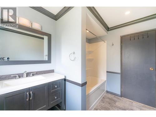 11926 249 Street, Maple Ridge, BC - Indoor Photo Showing Bathroom