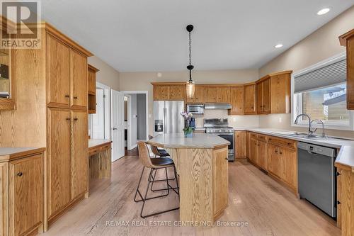 800 Watson Road S, Puslinch, ON - Indoor Photo Showing Kitchen With Double Sink