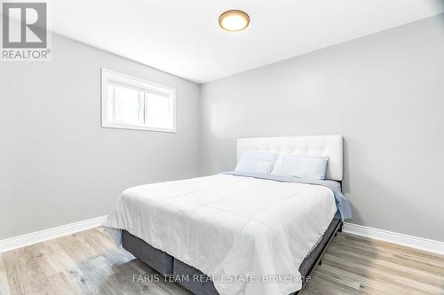 313 Percy Street, Tay, ON - Indoor Photo Showing Bedroom