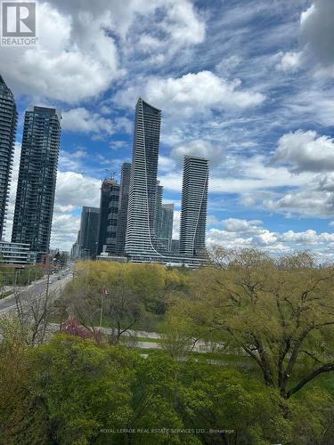 605 - 2261 Lake Shore Boulevard W, Toronto, ON - Outdoor With View